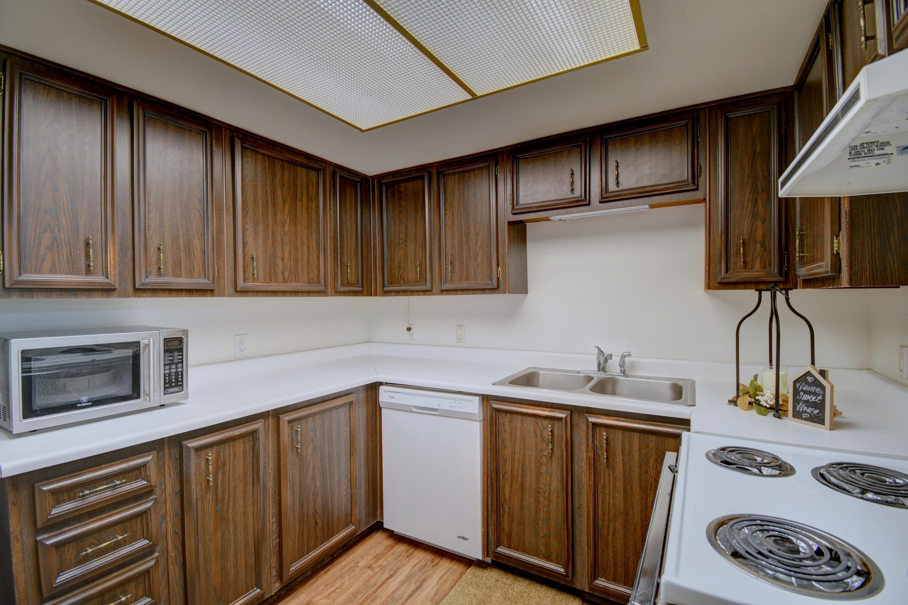 931 Country Club Drive #J, Rio Rancho, New Mexico image 8