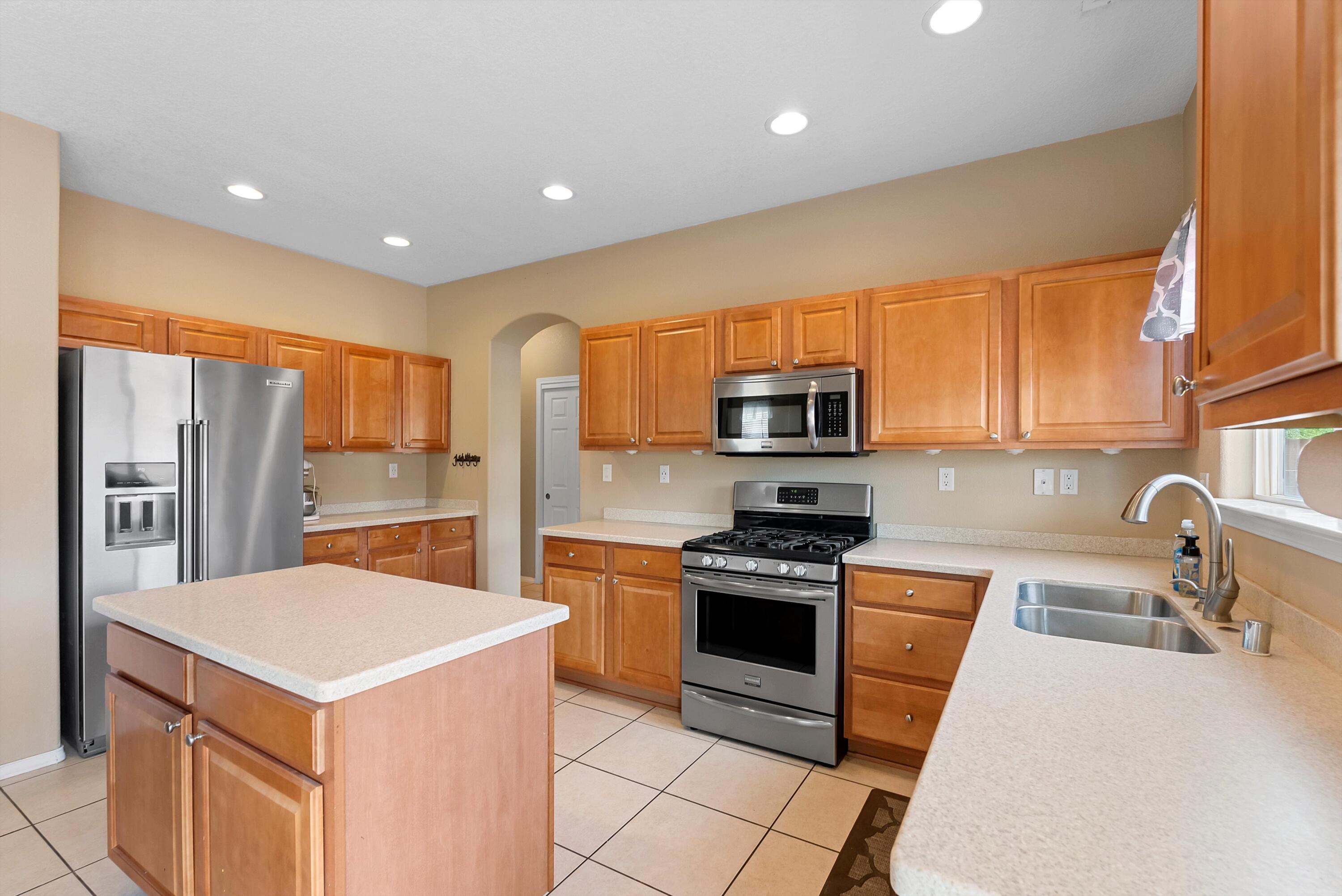 2613 Camino Catalonia, Rio Rancho, New Mexico image 2