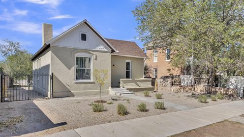 Photo of 415 Arno Street SE, Albuquerque, NM 87102 (MLS # 1102195)