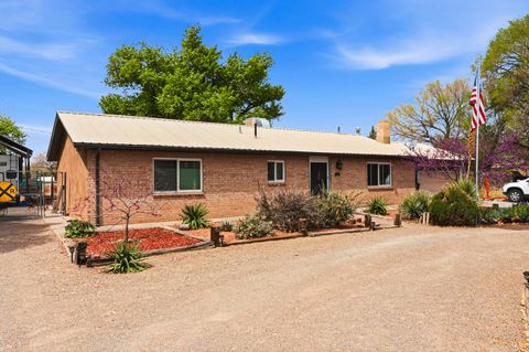 Photo of 6109 Alvis Circle SW, Albuquerque, NM 87105 (MLS # 1101505)