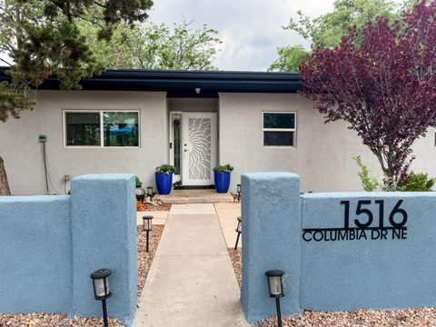 Photo of 1516 Columbia Drive NE, Albuquerque, NM 87106 (MLS # 1105127)