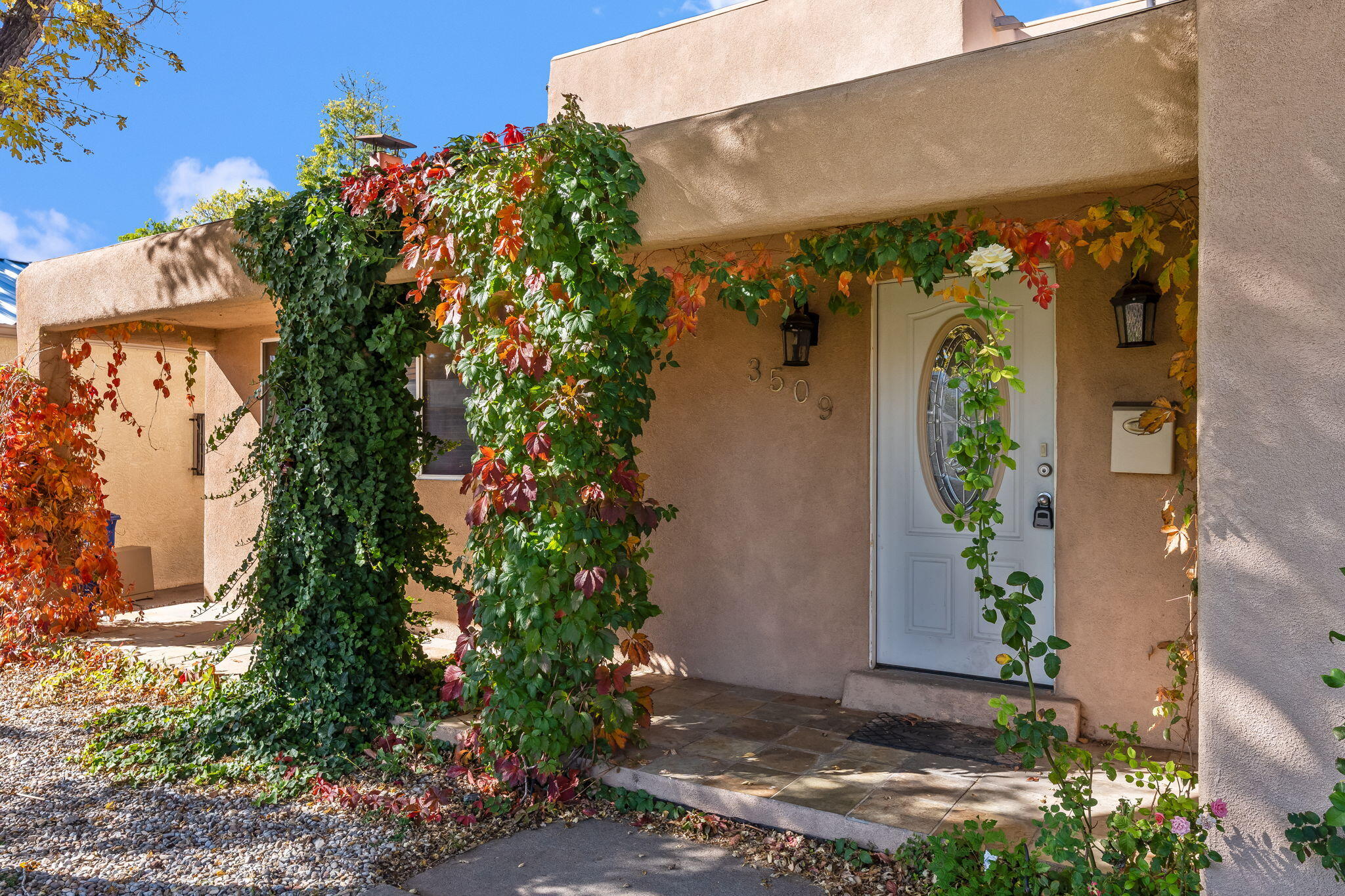 3509 Glorieta Street NE