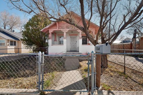 Photo of 1504 6th Street NW, Albuquerque, NM 87102 (MLS # 1098828)