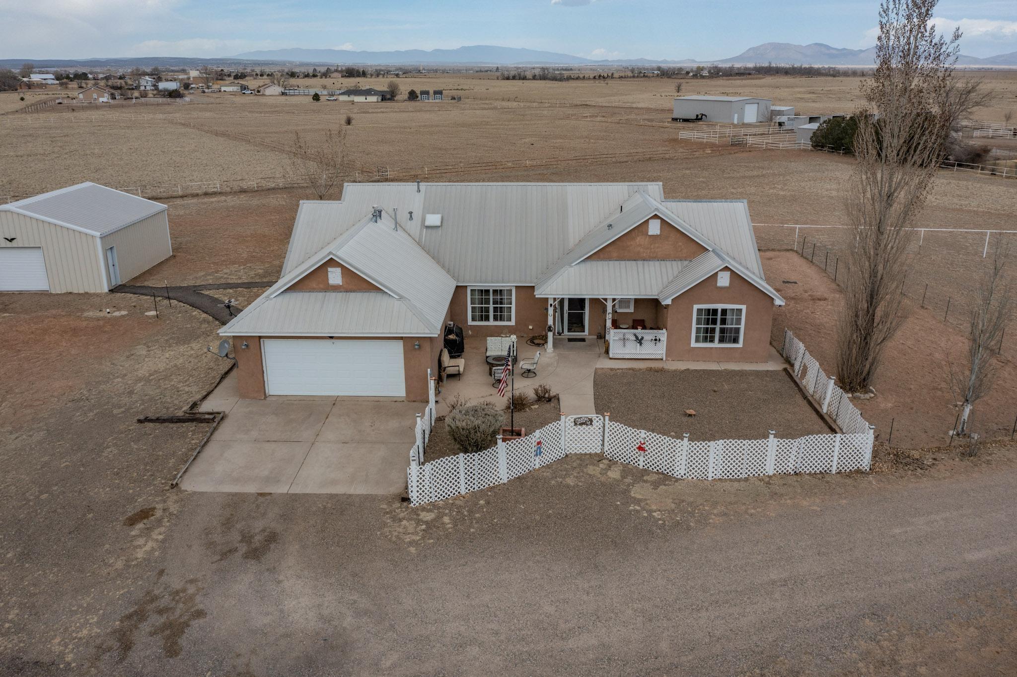 8 Homestead Court, Moriarty, New Mexico image 2