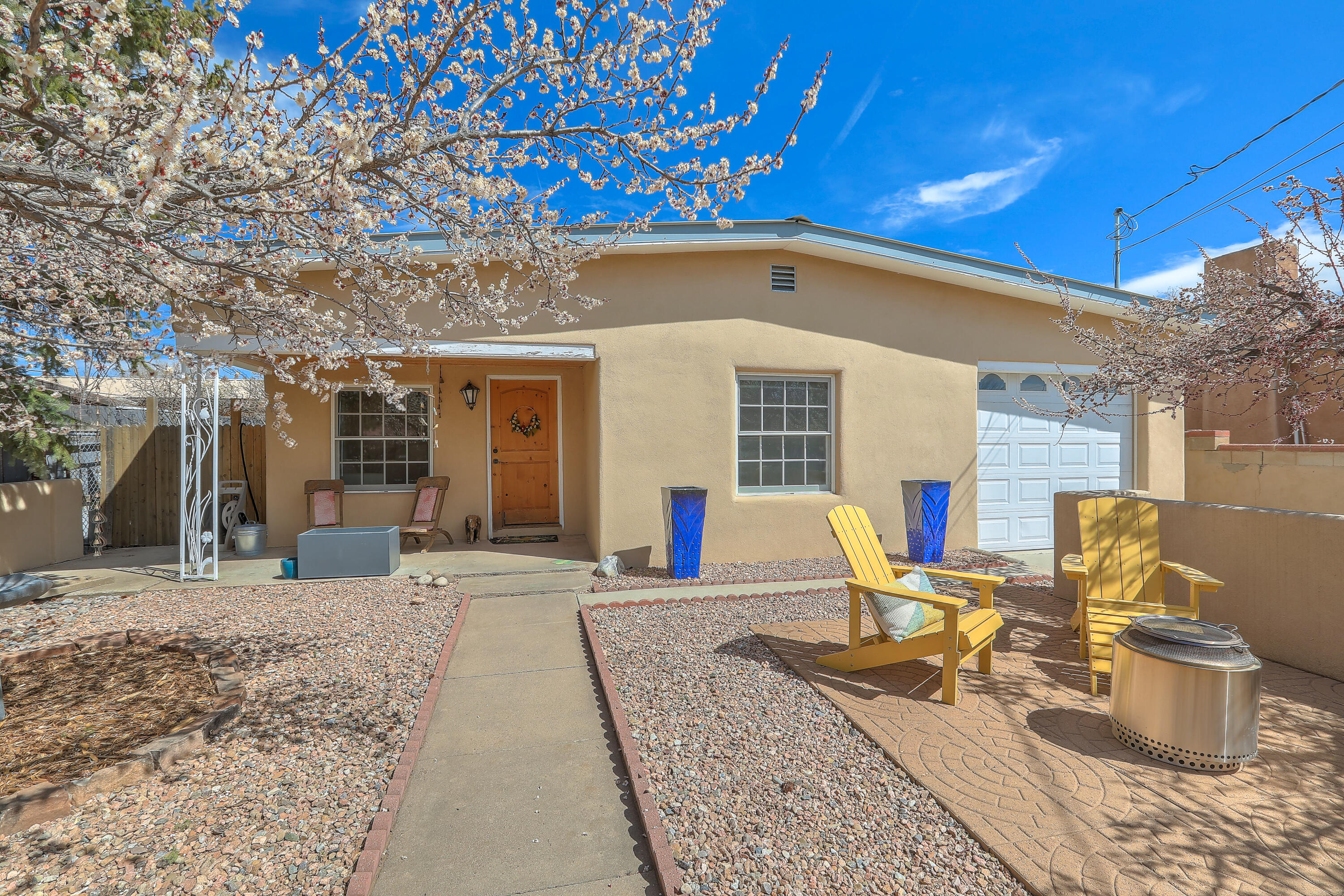 717 Camino Santa Ana, Santa Fe, New Mexico image 6