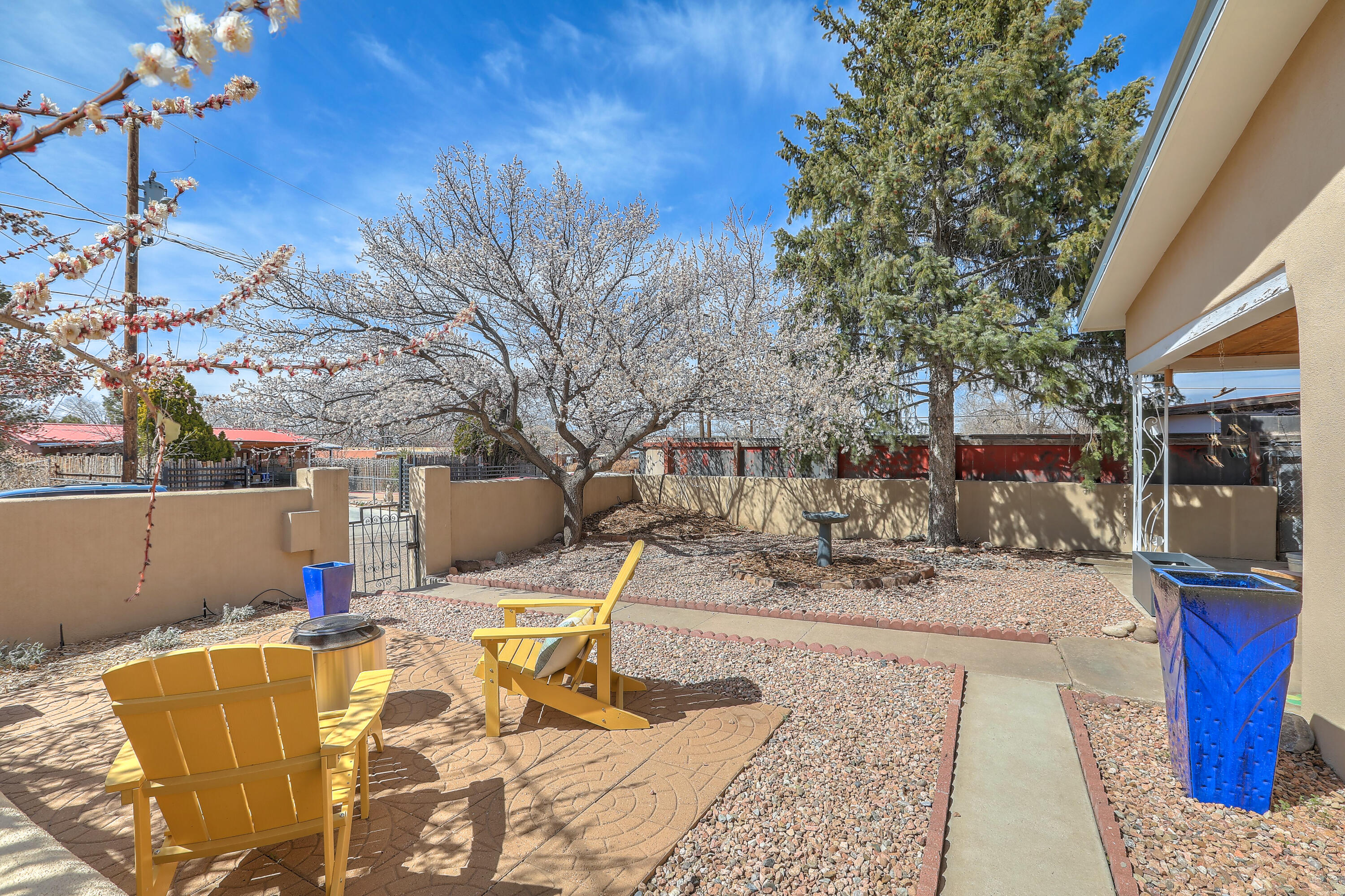 717 Camino Santa Ana, Santa Fe, New Mexico image 10