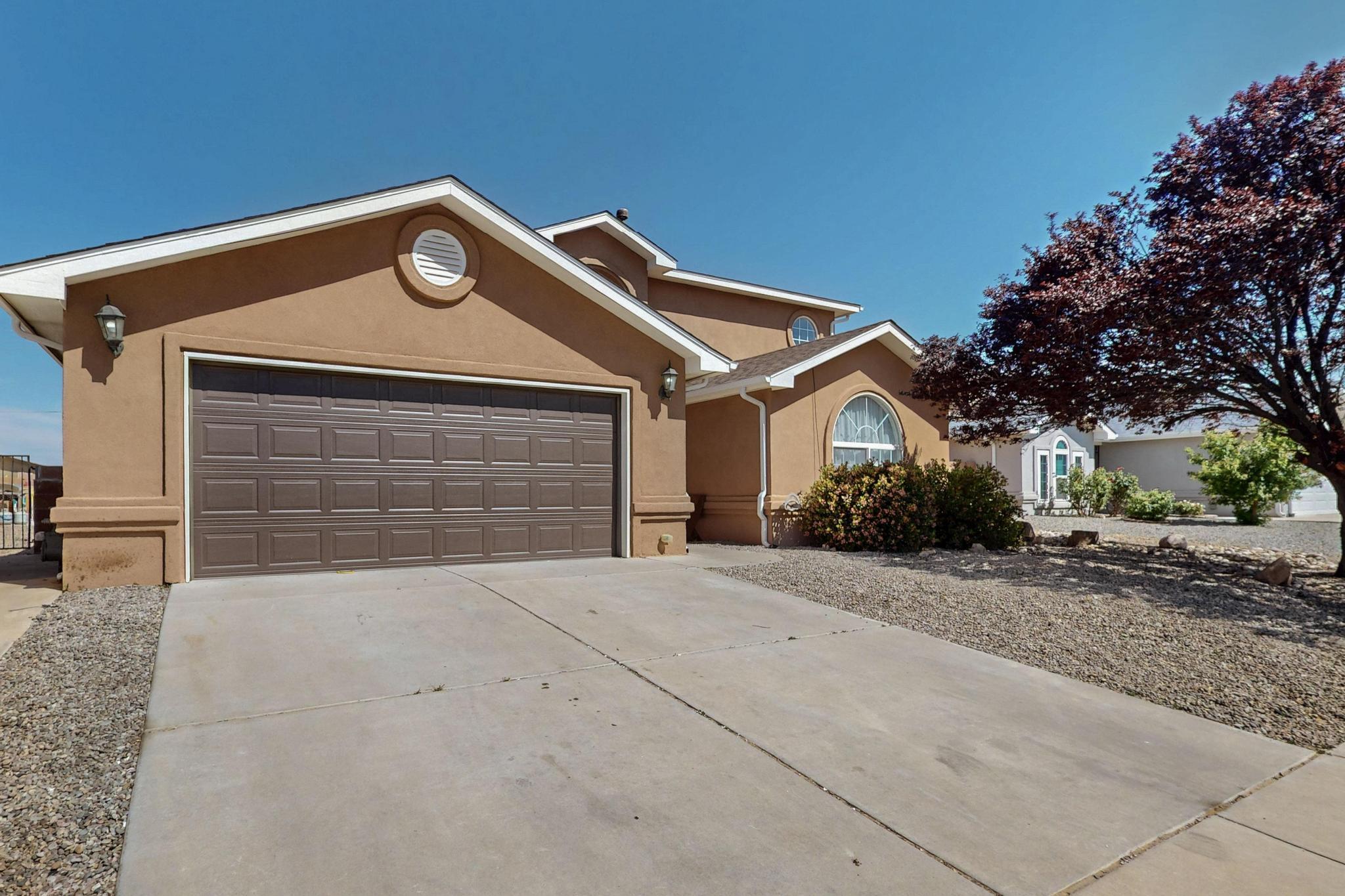1034 Wagon Trail Street, Los Lunas, New Mexico image 2