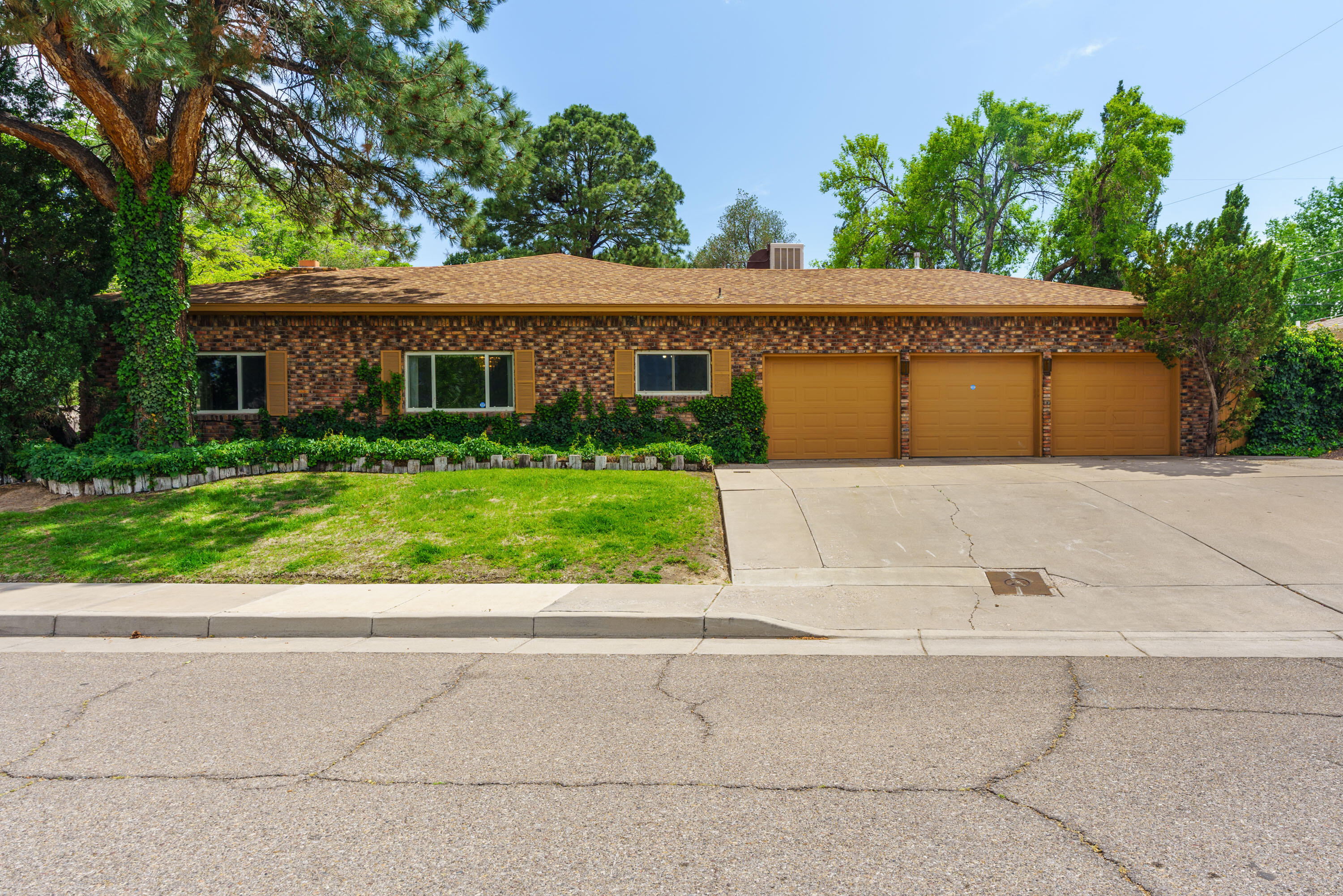 1815 Newton Place, Albuquerque, New Mexico image 2