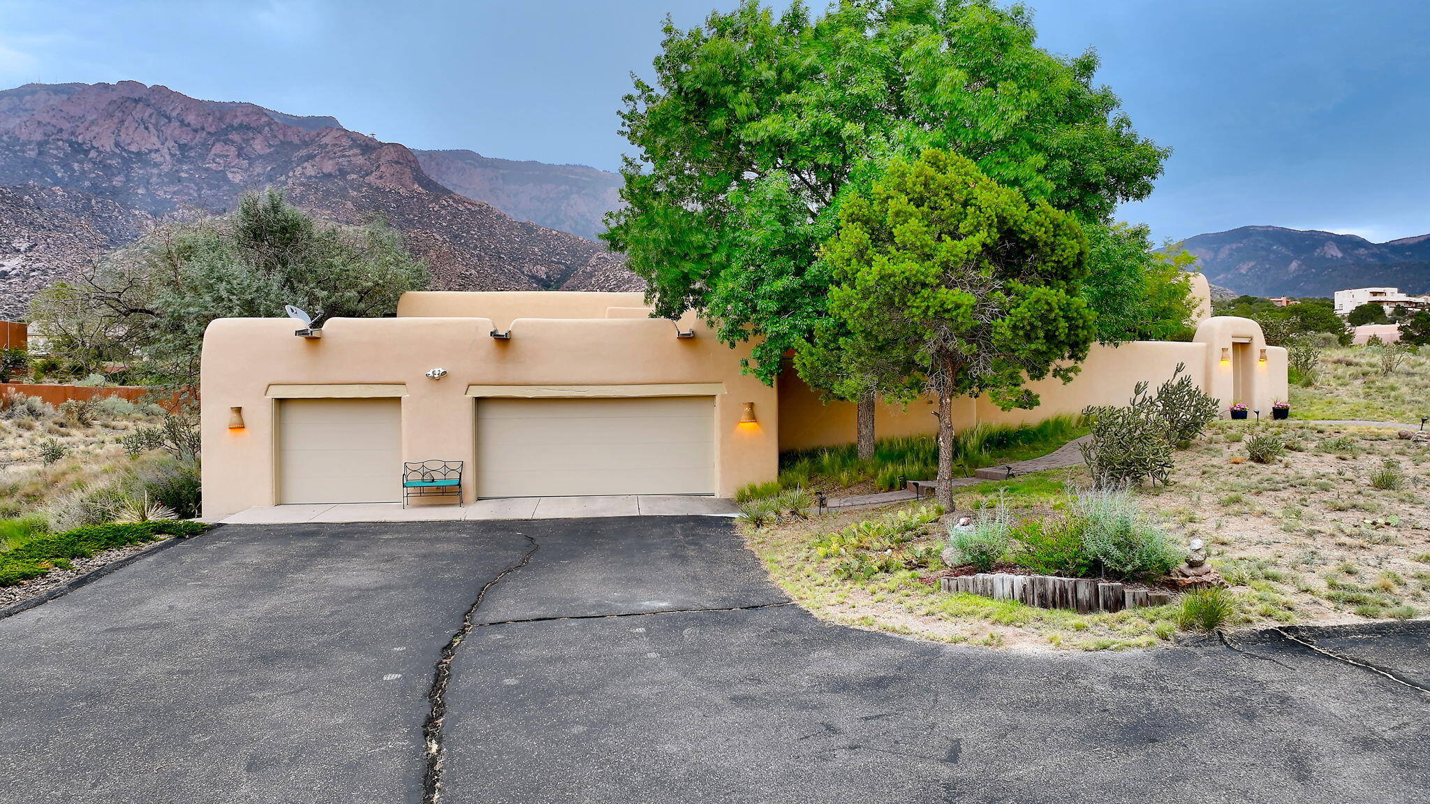 207 Live Oak Road NE