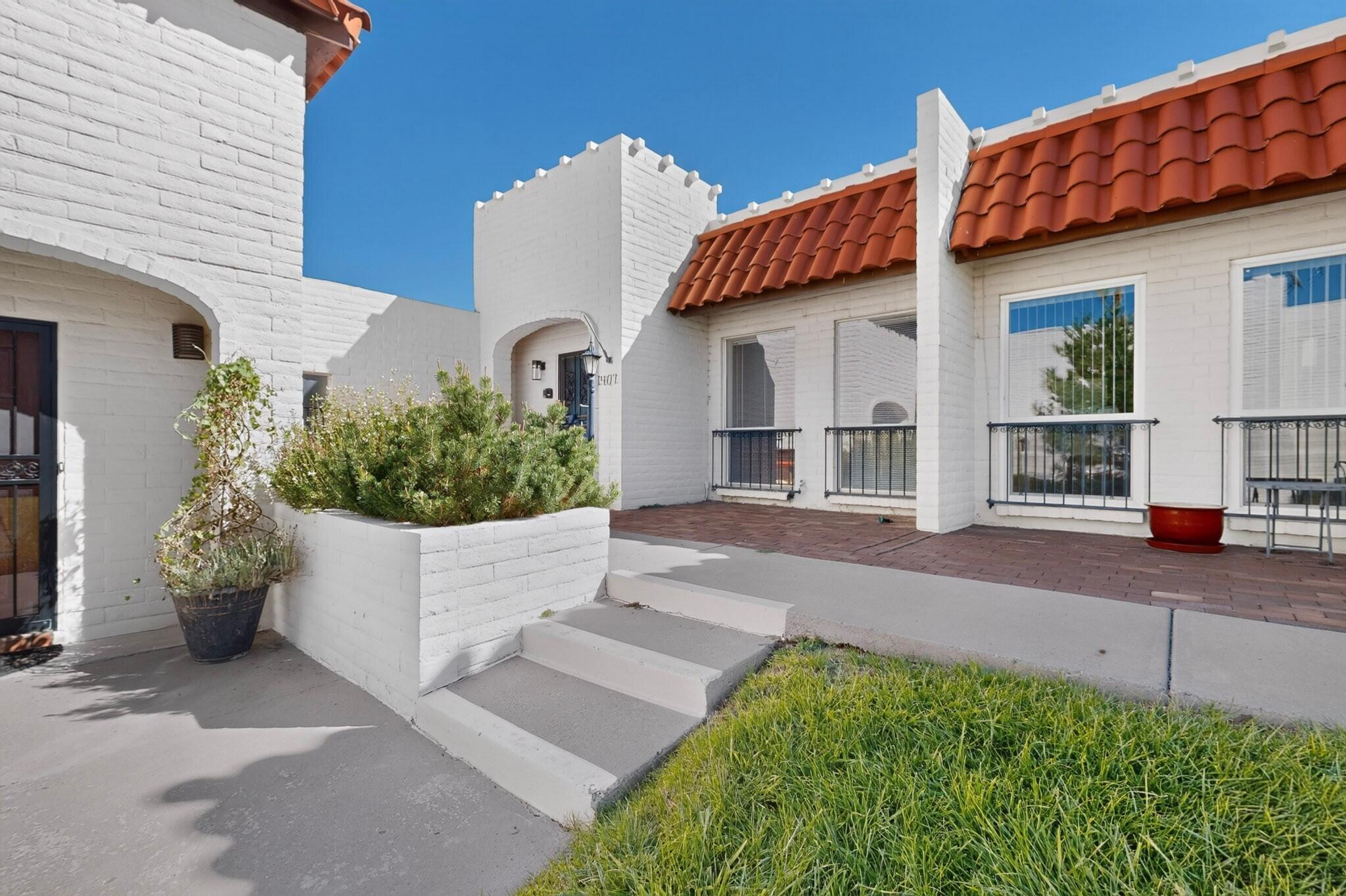 1407 Wagon Train Drive SE