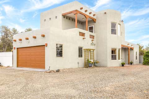 Homes For Sale - 14 Las Nietas Court<br/> Santa Fe County, Edgewood, NM 87015