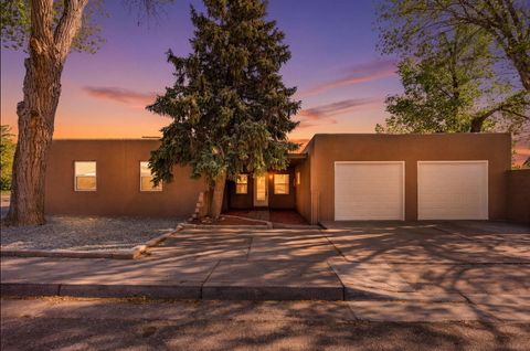Photo of 1537 Bryn Mawr Drive NE, Albuquerque, NM 87106 (MLS # 1101466)