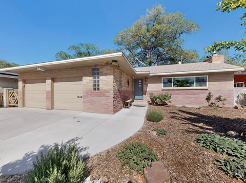 Homes For Sale - 806 Hermosa Drive<br/> Albuquerque, NM 87110