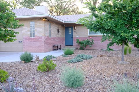 Photo of 806 Hermosa Drive NE, Albuquerque, NM 87110 (MLS # 1103413)