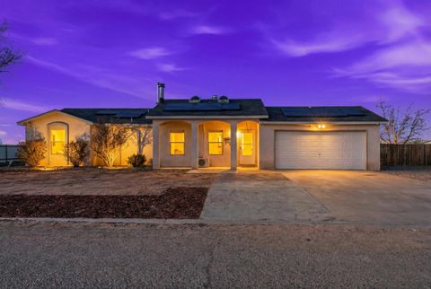 Photo of 19 Owens Drive, Los Lunas, NM 87031 (MLS # 1097621)