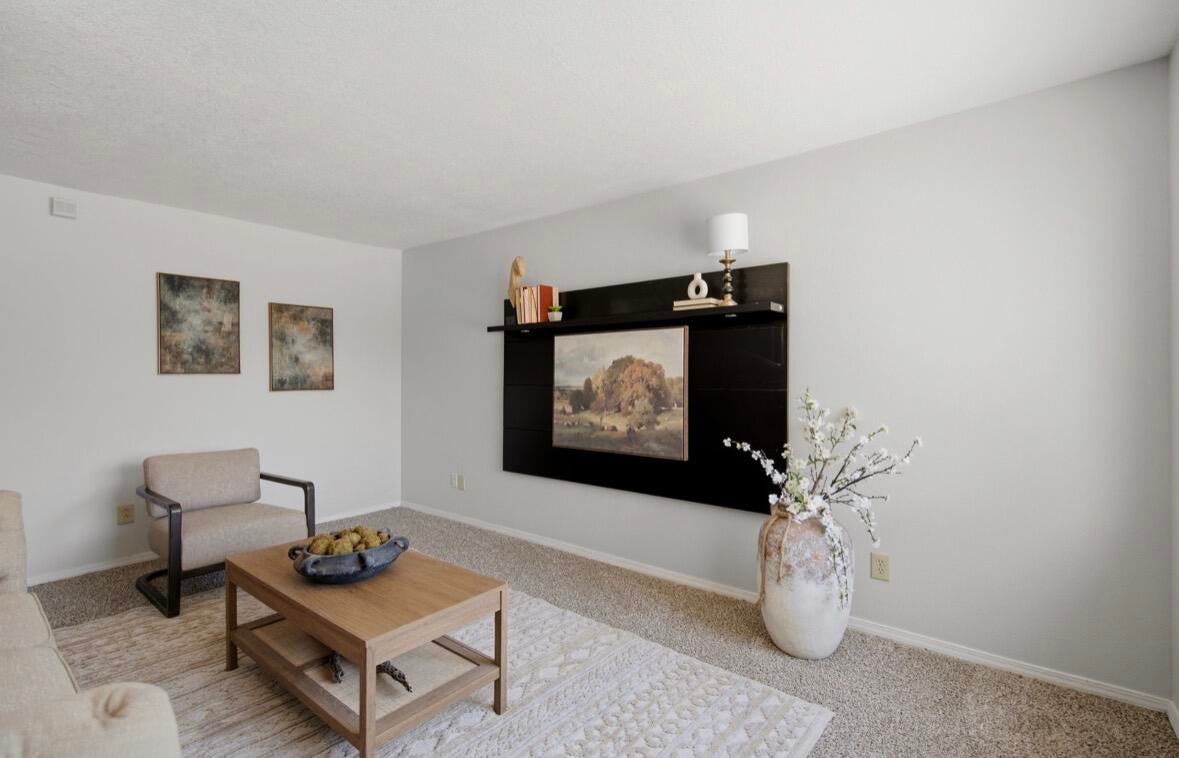 1906 Adonis Court NE