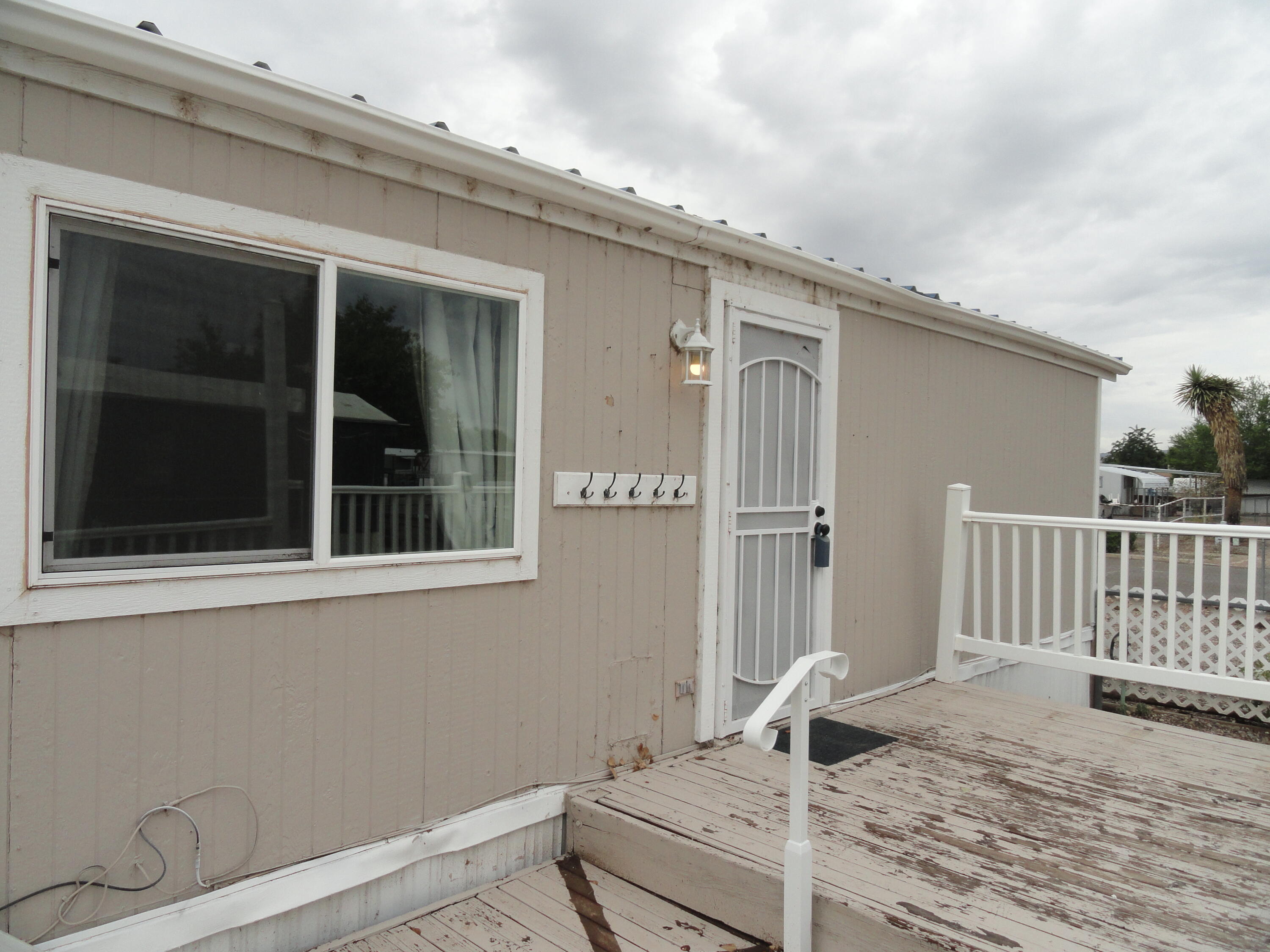 1742 Heaton Loop SE
