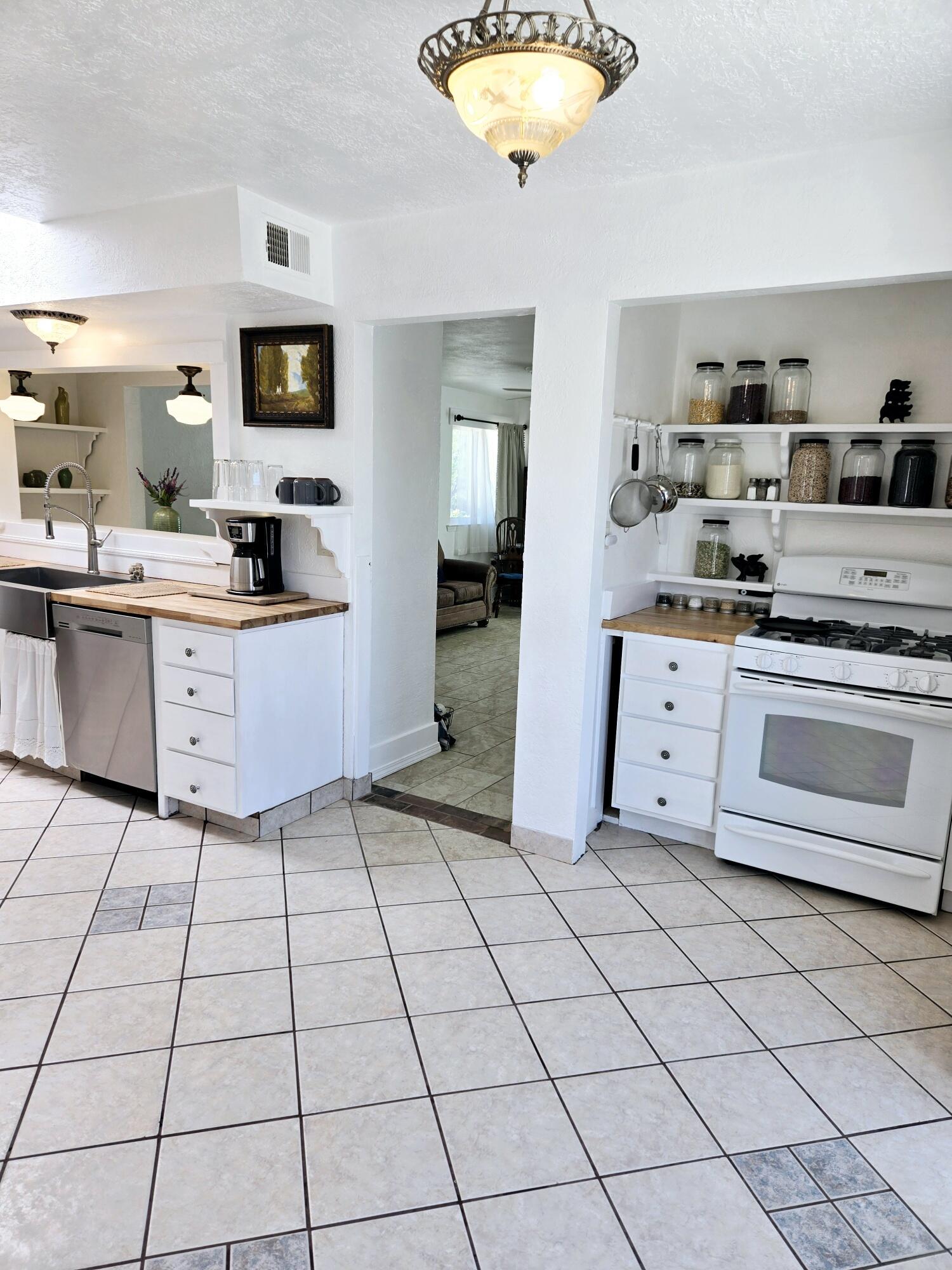 3703 Oakmount Drive, Rio Rancho, New Mexico image 31