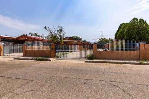 Homes For Sale - 416 Vermont Street<br/> Albuquerque, NM 87108