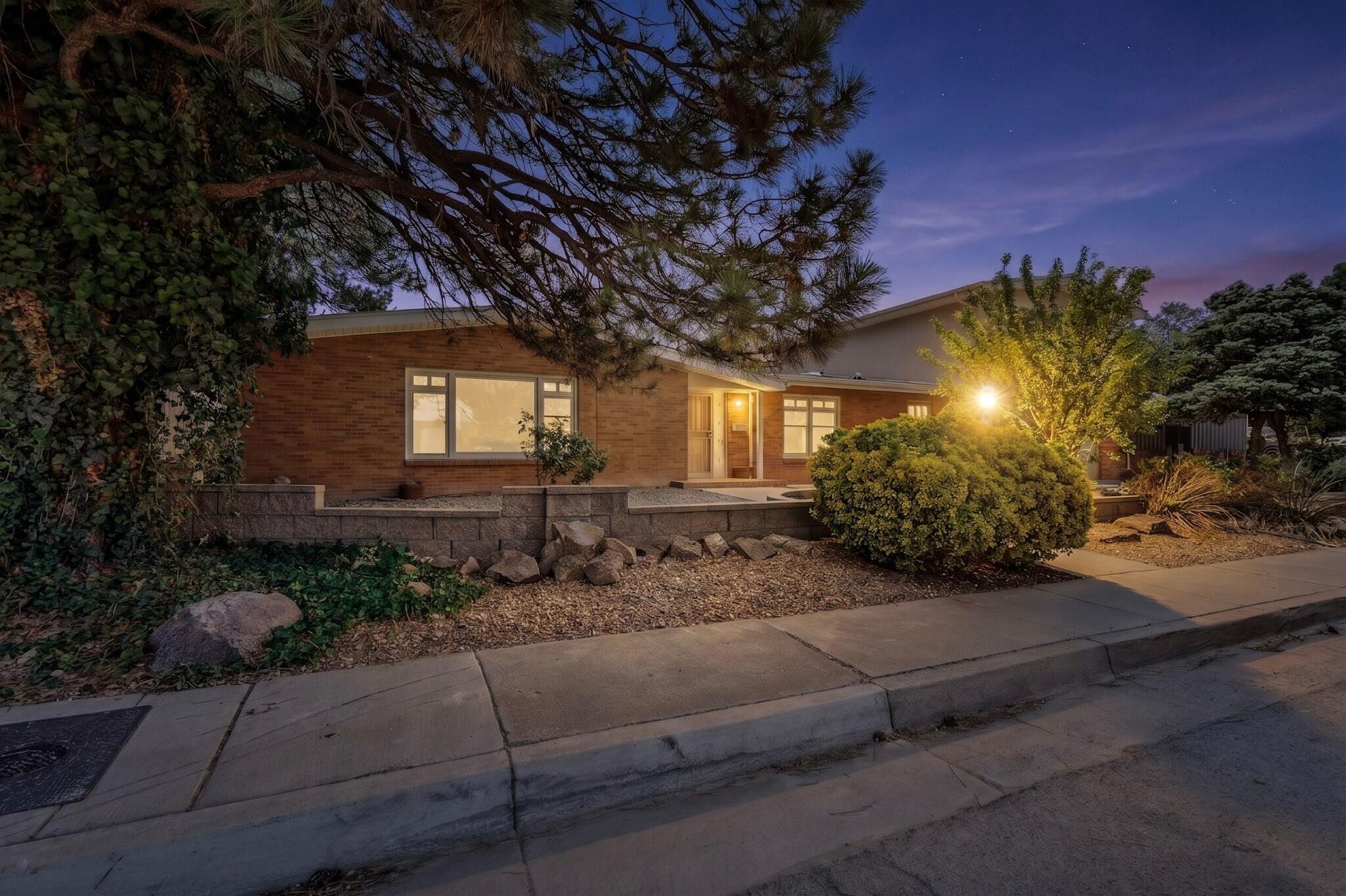 713 Montclaire Drive NE