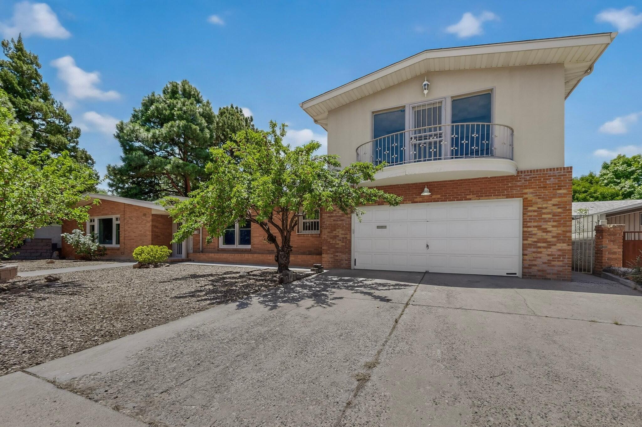 713 Montclaire Drive NE