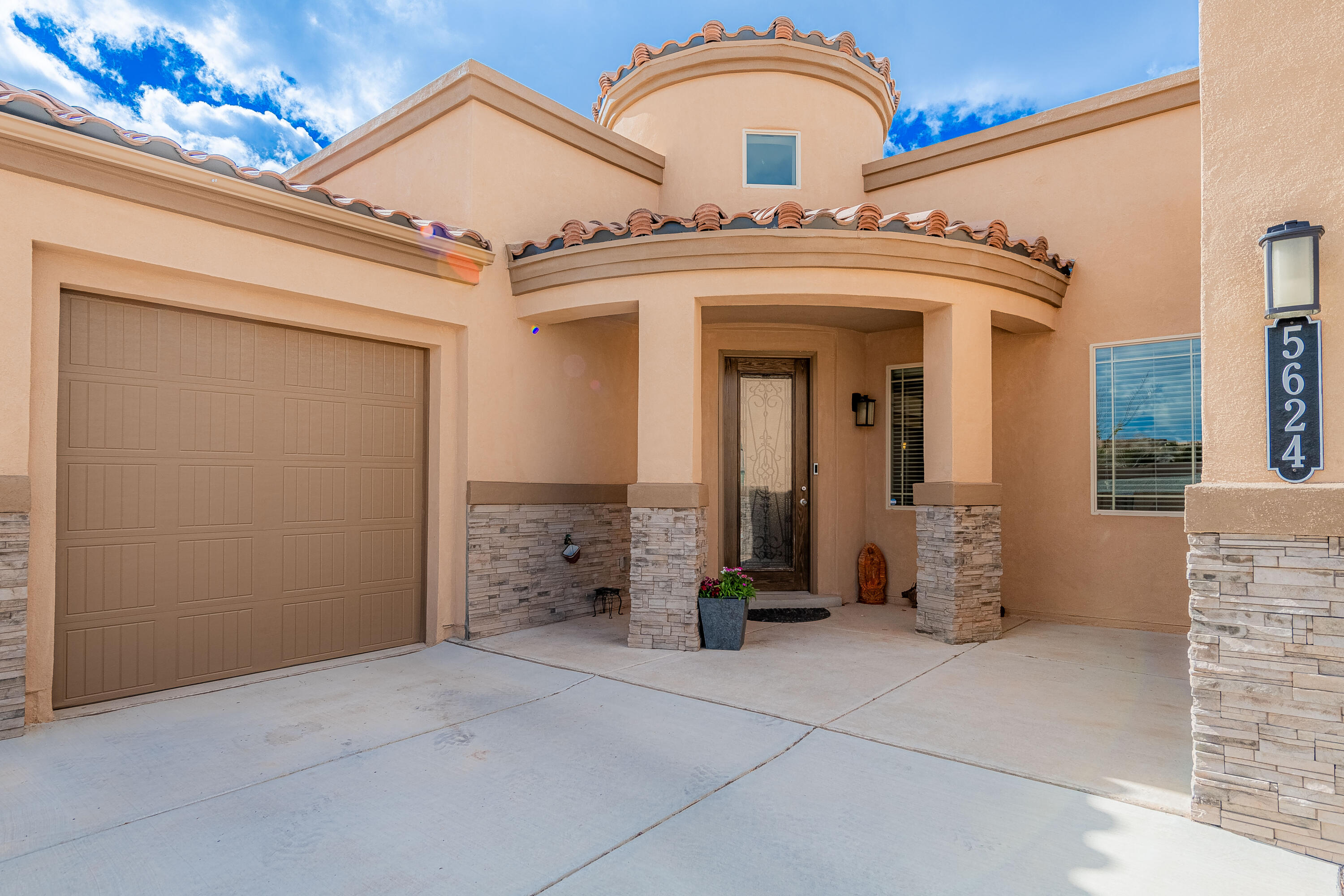 5624 Pikes Peak Loop, Rio Rancho, New Mexico image 3