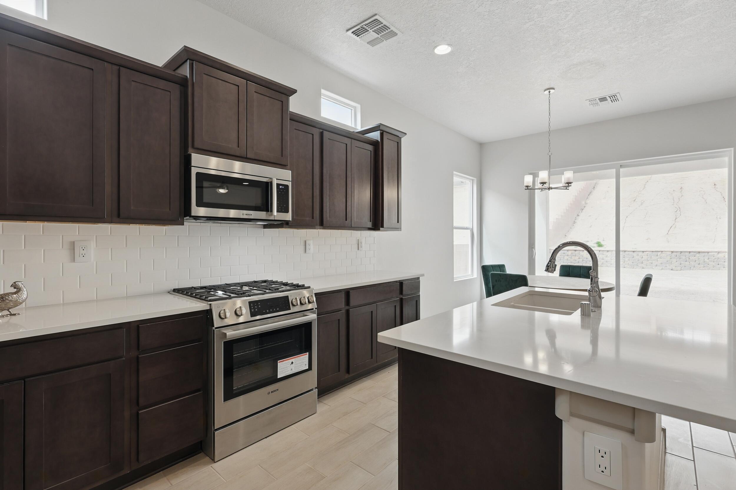 1712 Tesoro Loop, Los Lunas, New Mexico image 10