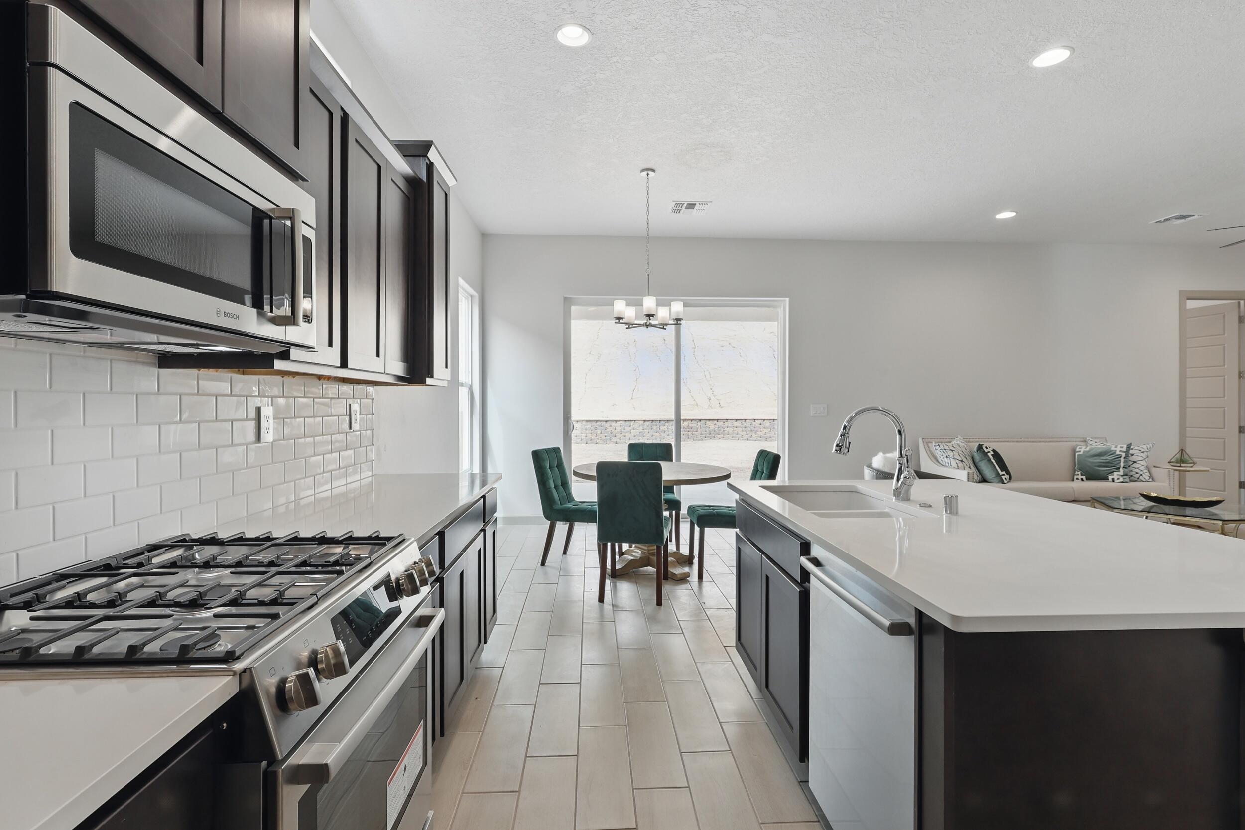 1712 Tesoro Loop, Los Lunas, New Mexico image 12