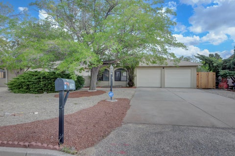 Photo of 706 Cerro De Ortega Drive SE, Rio Rancho, NM 87124 (MLS # 1111470)