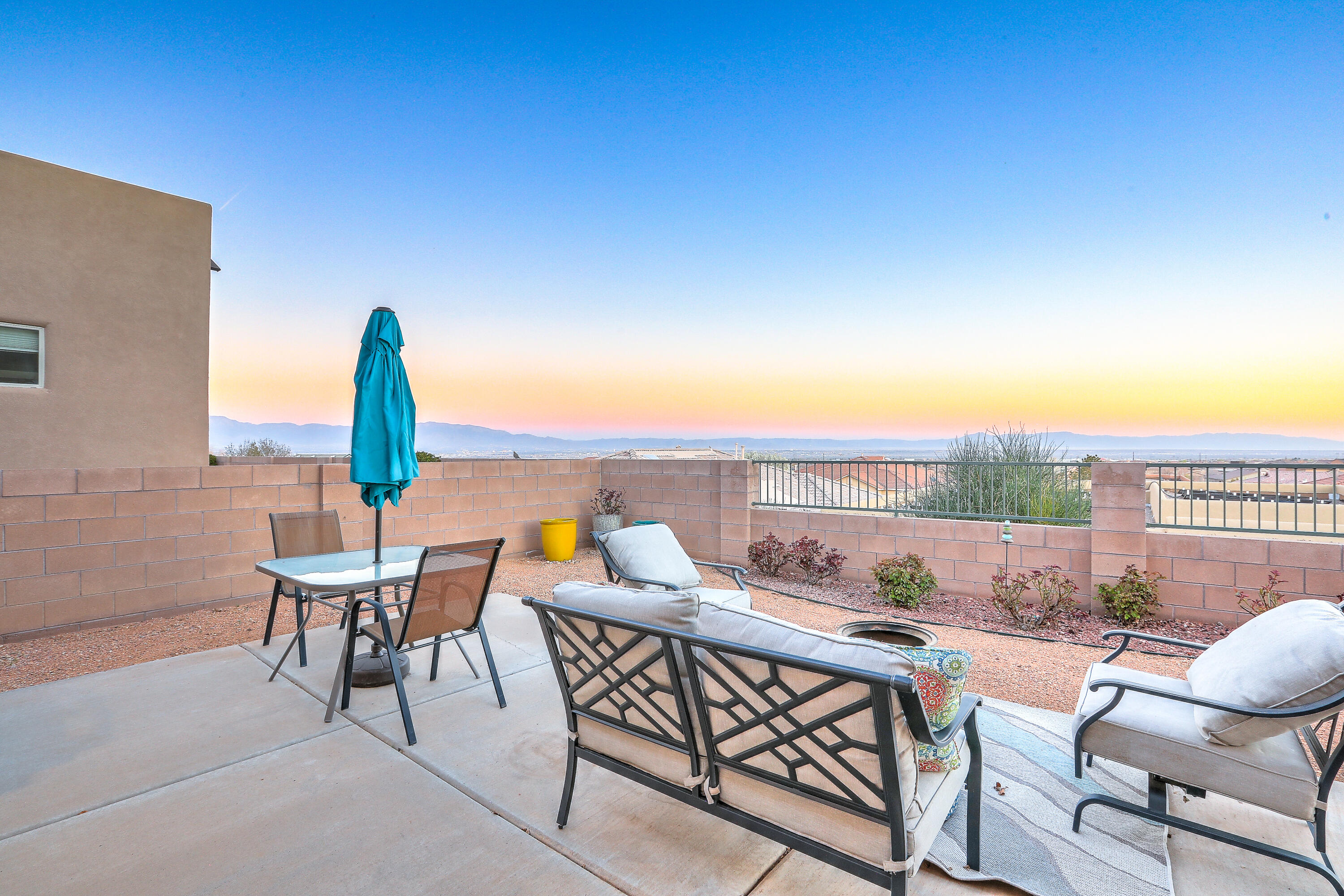 8904 Desert Rain Road NW