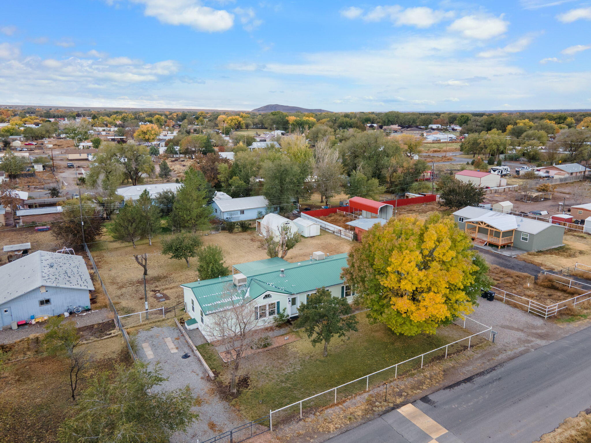 8 Phillips Drive, Los Lunas, New Mexico image 1