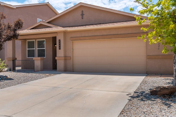 2240 MONTEVINE CT SE, RIO RANCHO, NM 87124 - Image c9c623d43c6d7a2bedf738656c37ebfd/2864392173