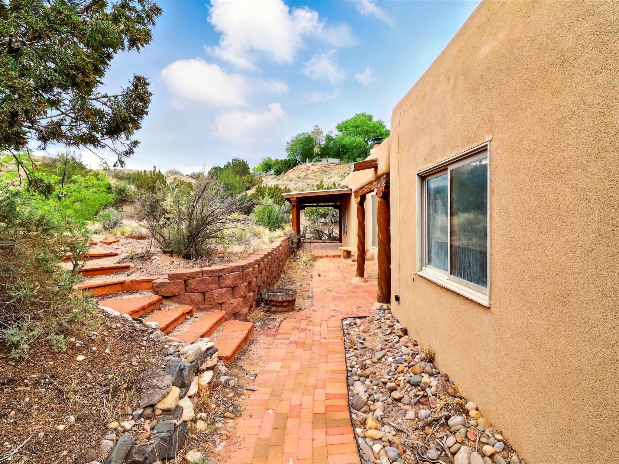 103 Vista De La Montana Loop, Placitas, New Mexico image 32