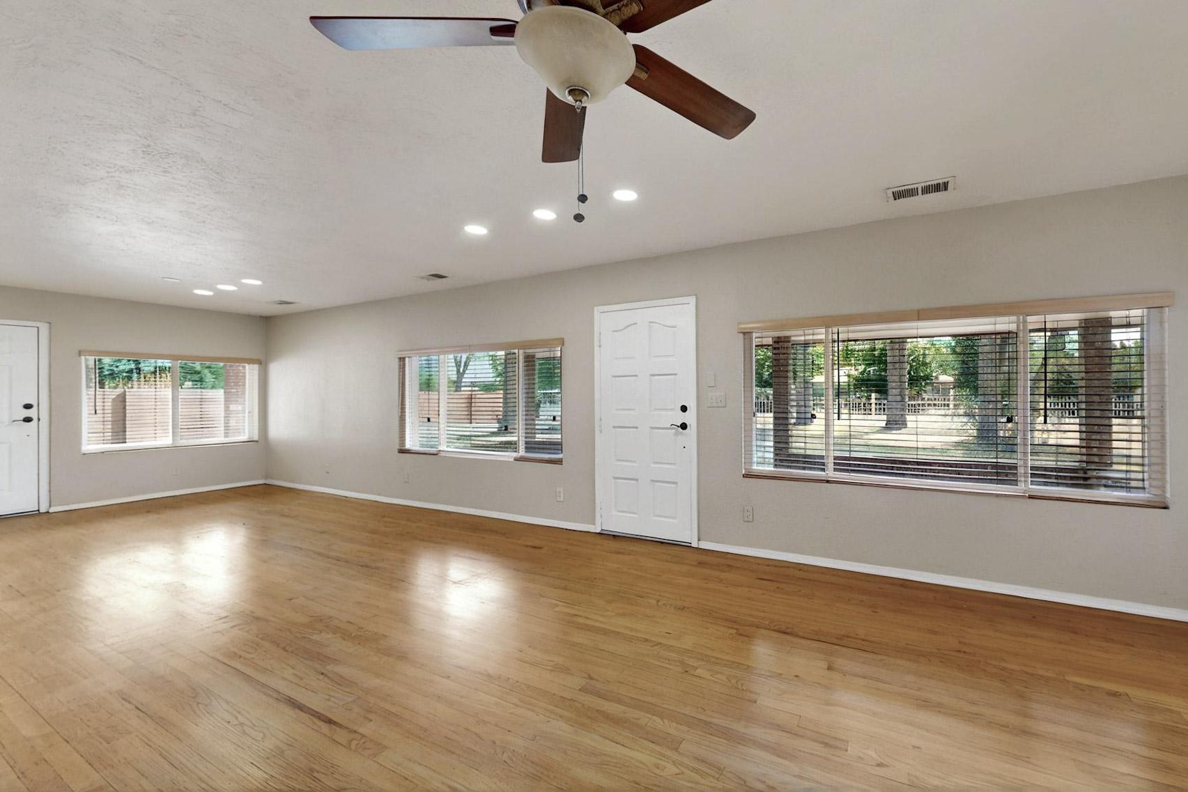 2215 Margaret Drive, Bosque Farms, New Mexico image 9