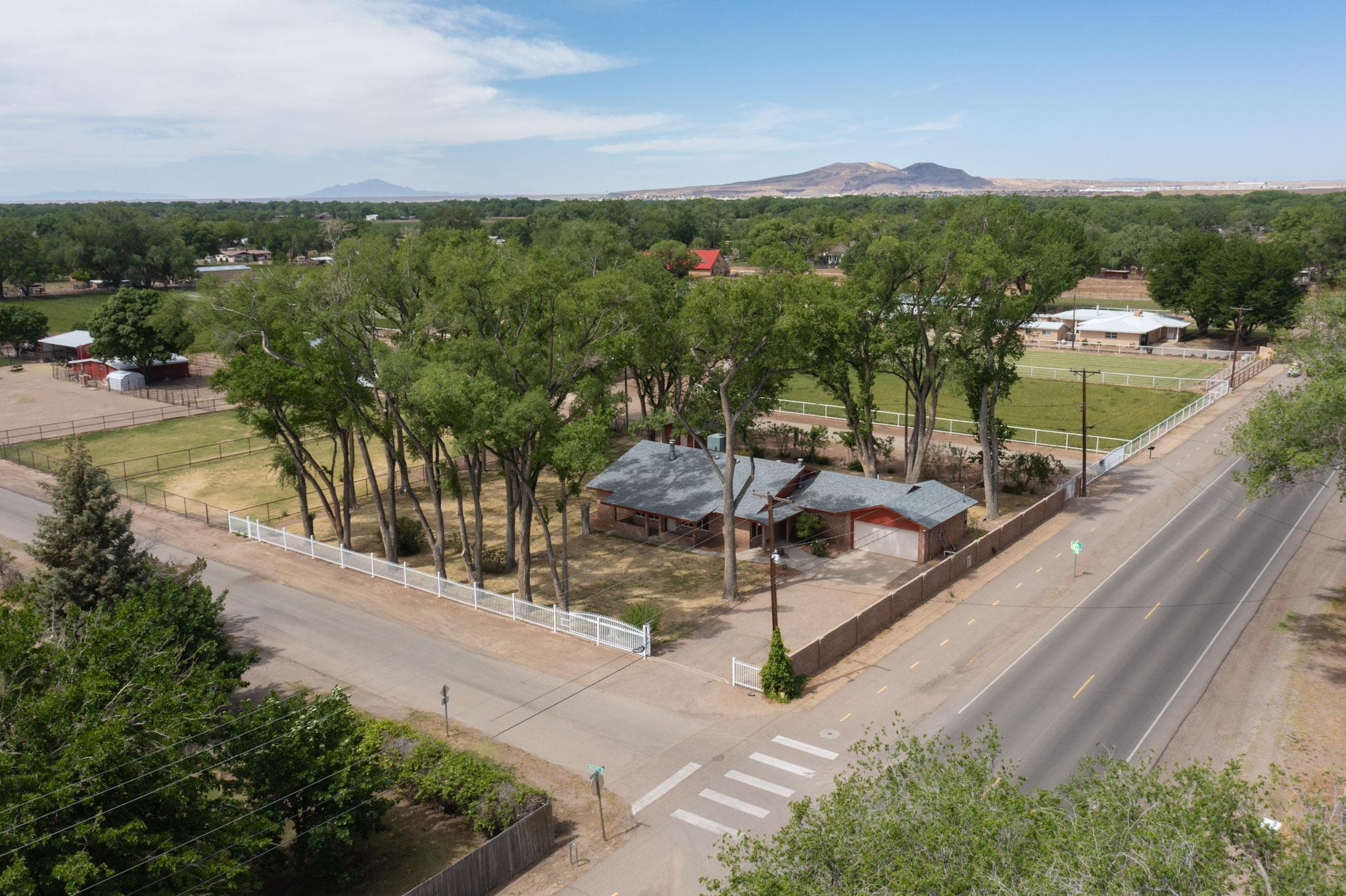 2215 Margaret Drive, Bosque Farms, New Mexico image 2