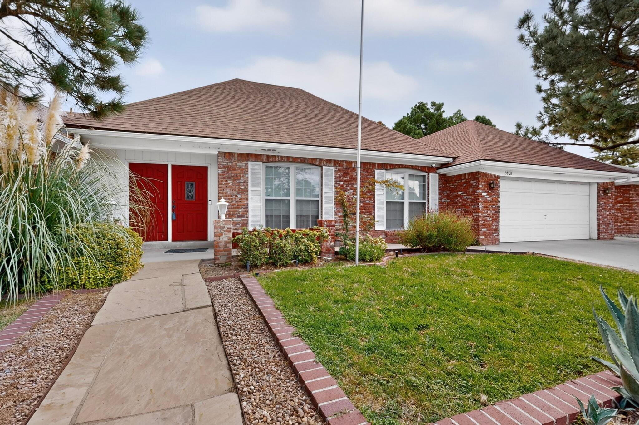 5608 Fairoak Trail NE