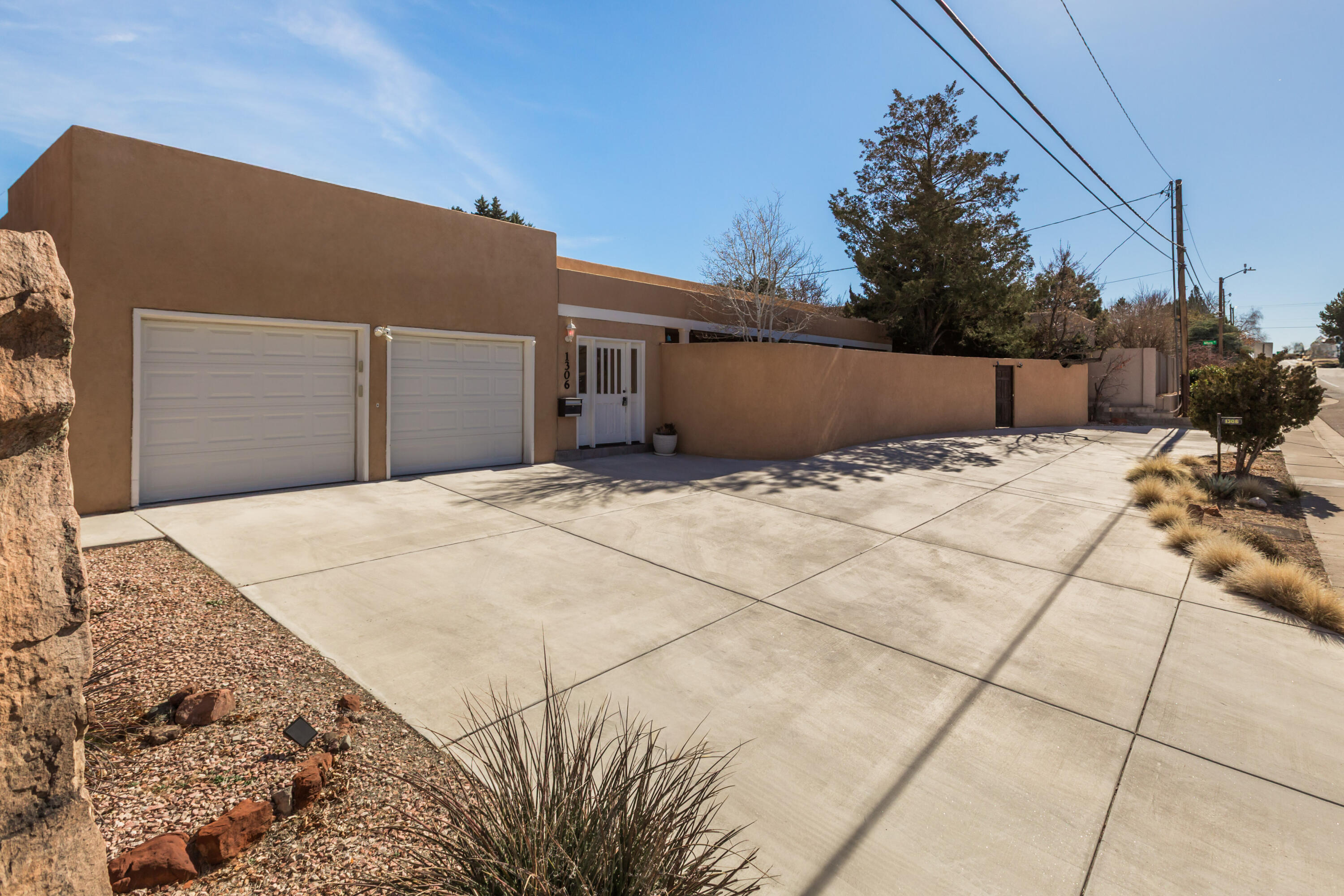 1306 Washington Street NE