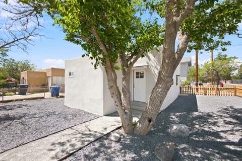 Homes For Sale - 501 Veranda Road<br/> Albuquerque, NM 87107