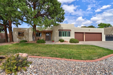 Homes For Sale - 9009 Camino Del Sol<br/> Albuquerque, NM 87111