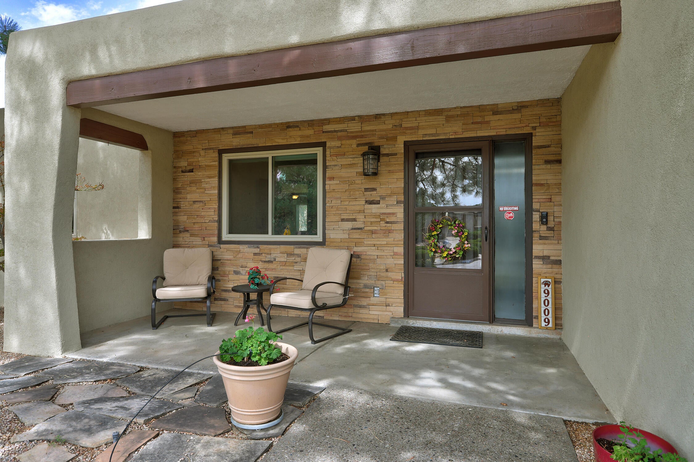 9009 Camino Del Sol NE