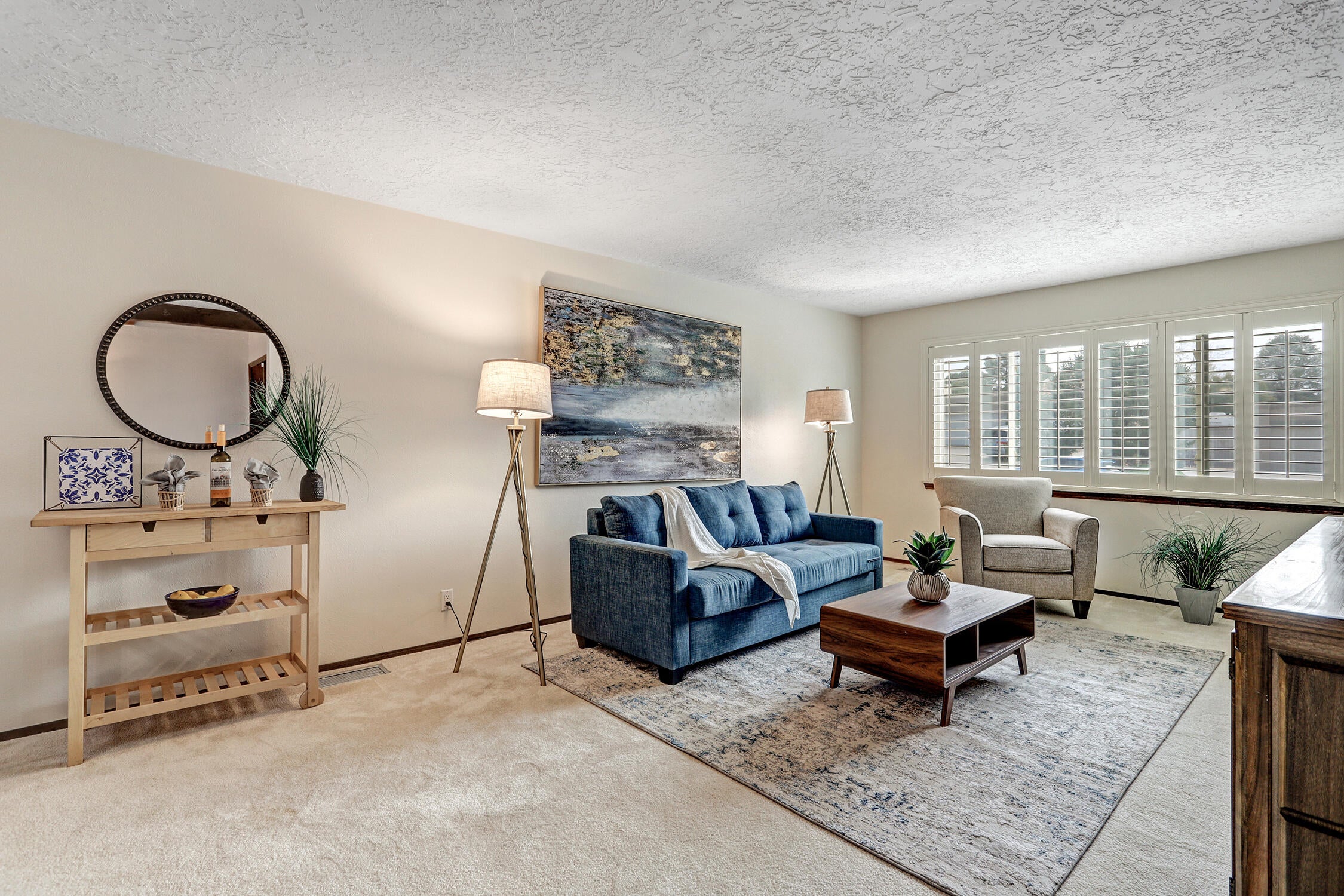 9009 Camino Del Sol NE