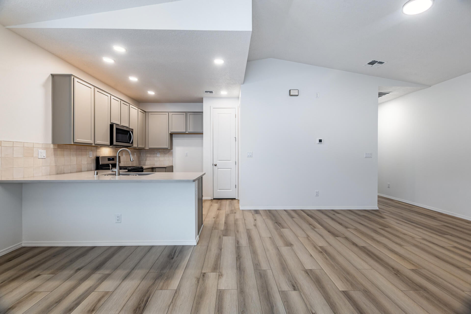 1553 Valle De Colores Road NW
