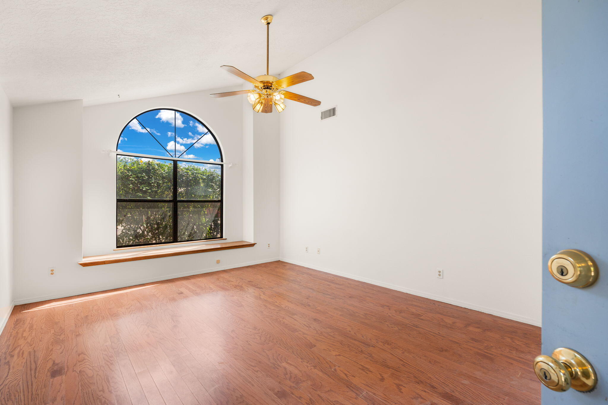 1905 Gomez Drive, Los Lunas, New Mexico image 4