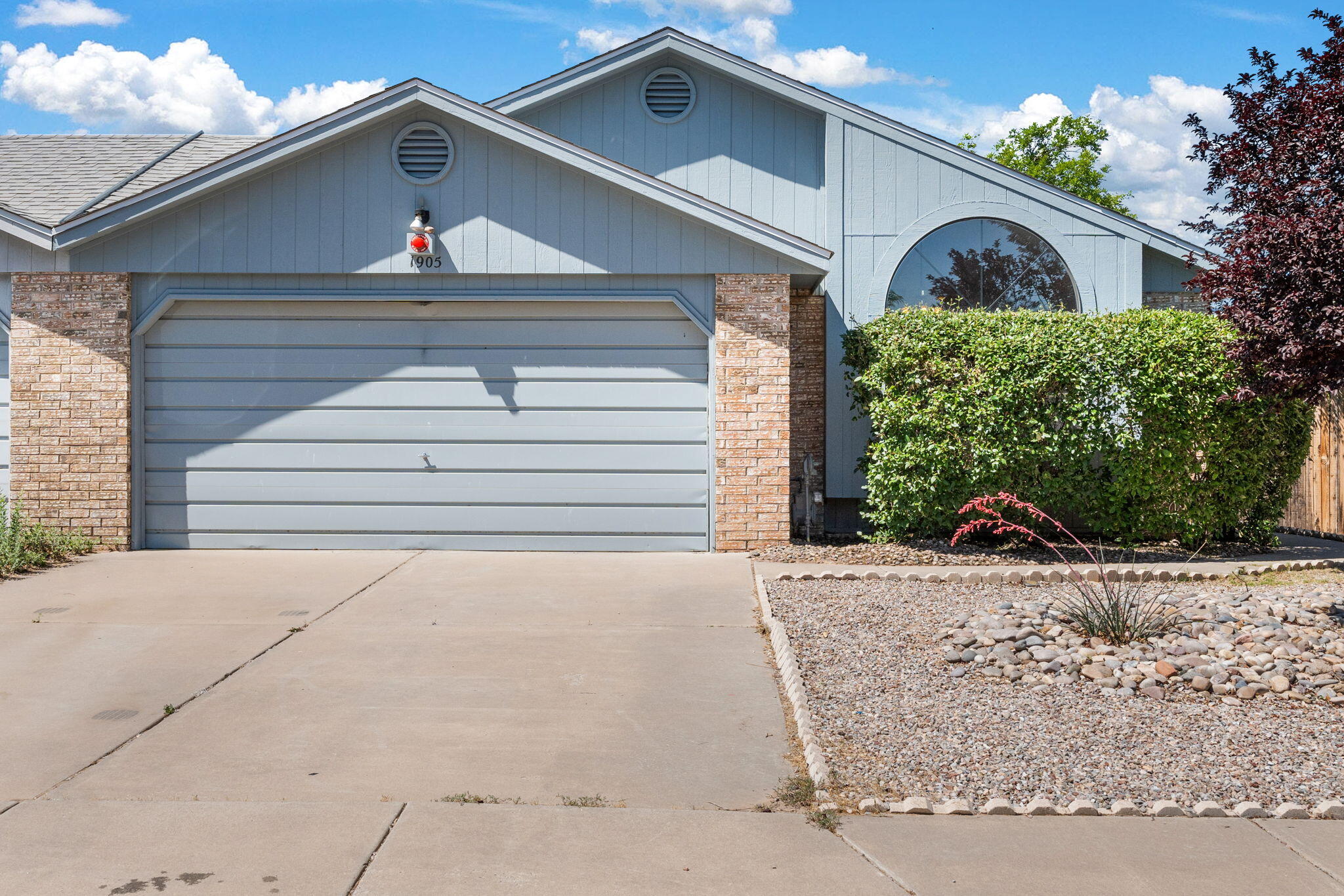 1905 Gomez Drive, Los Lunas, New Mexico image 1