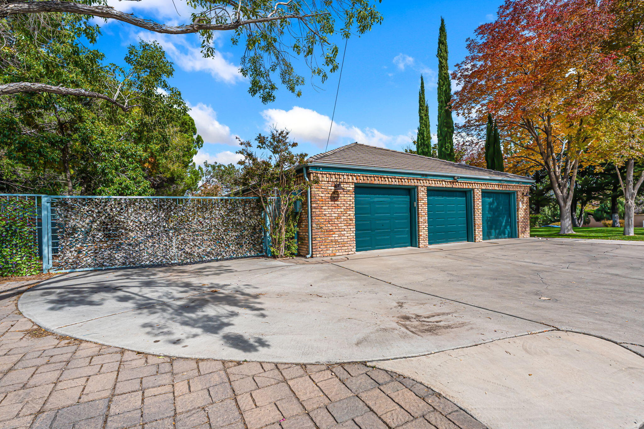 4411 Constitution Avenue NE