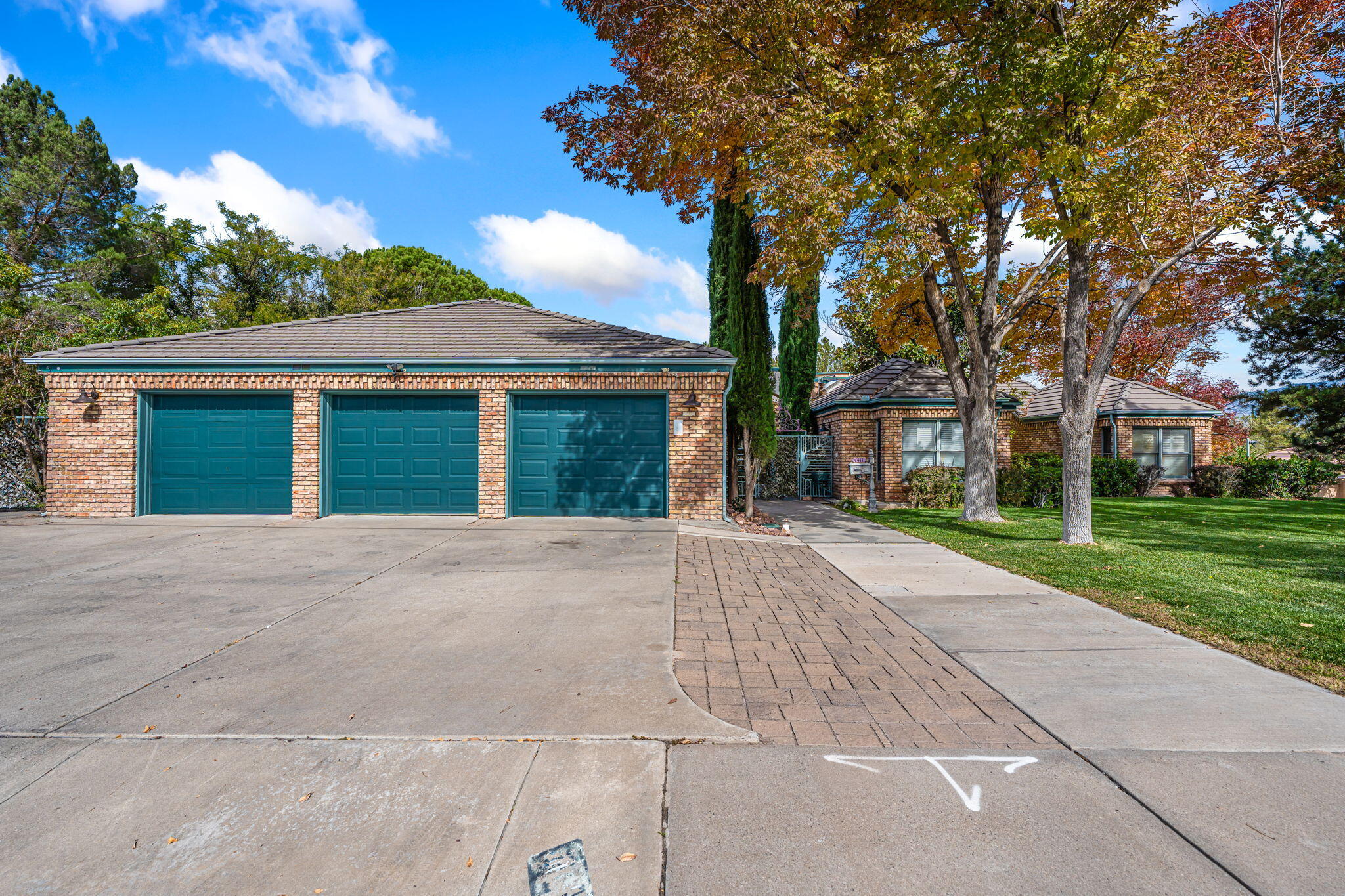 4411 Constitution Avenue NE