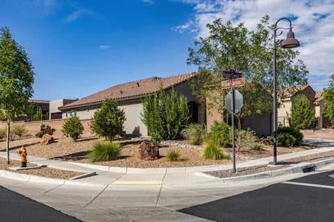 Homes For Sale - 9200 Sugar Creek Lane<br/> Bernalillo County, Albuquerque, NM 87120