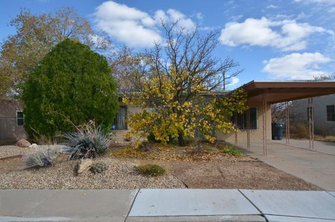 Photo of 1308 Hermosa Drive SE, Albuquerque, NM 87108 (MLS # 1095960)