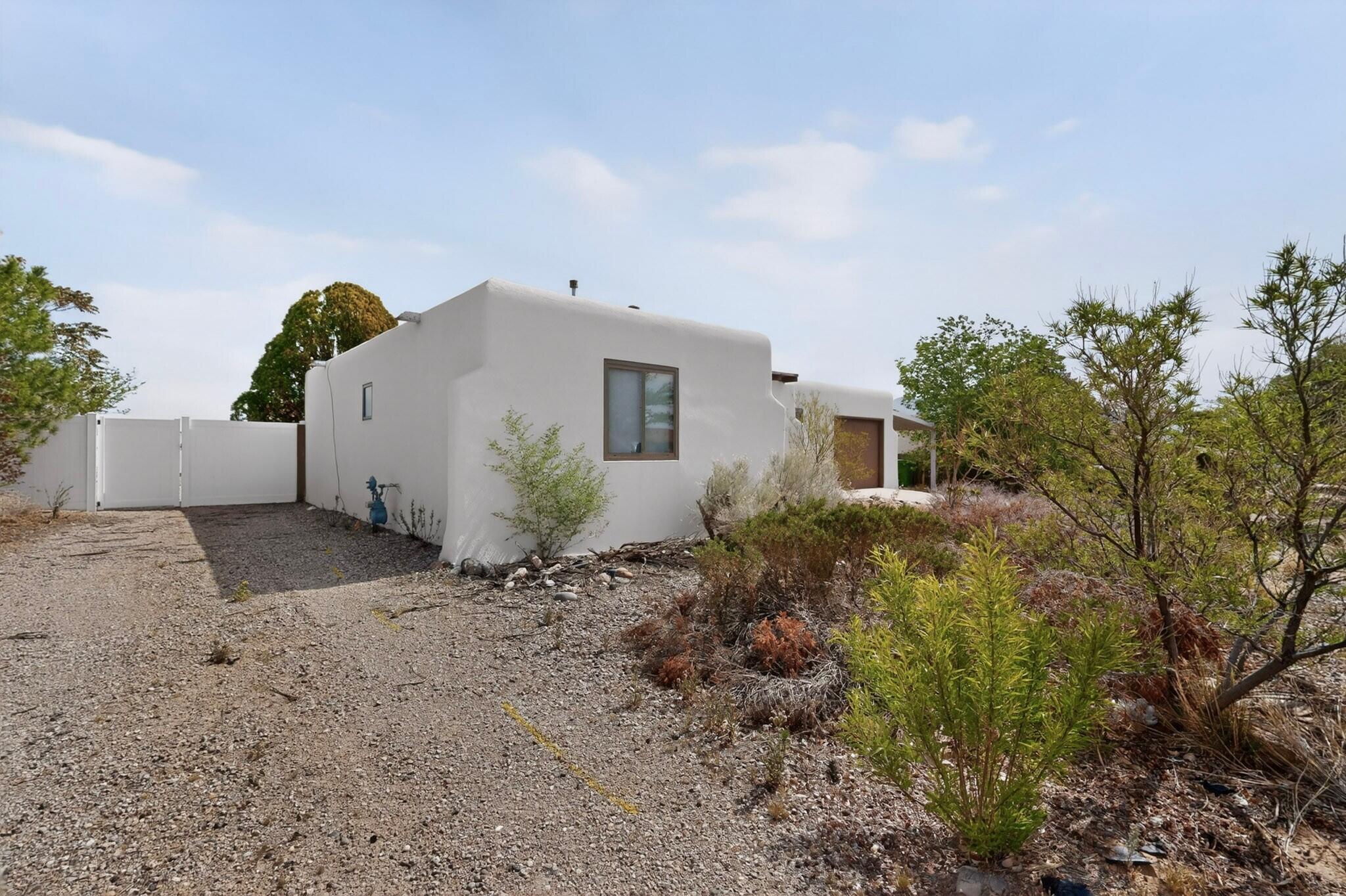 4709 El Hachero Court SE