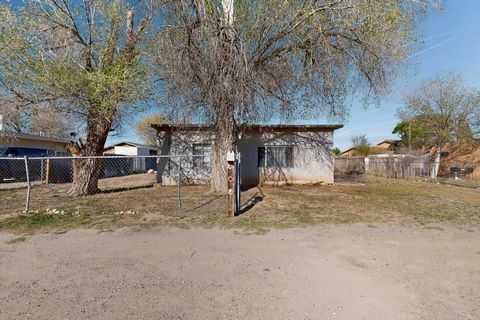 105 Barcelona Circle SW Albuquerque NM 87105